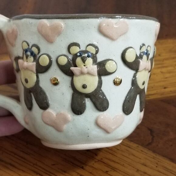 Signed coffee mug pottery/clay teddy bears and hearts Signed - Picture 8 of 16